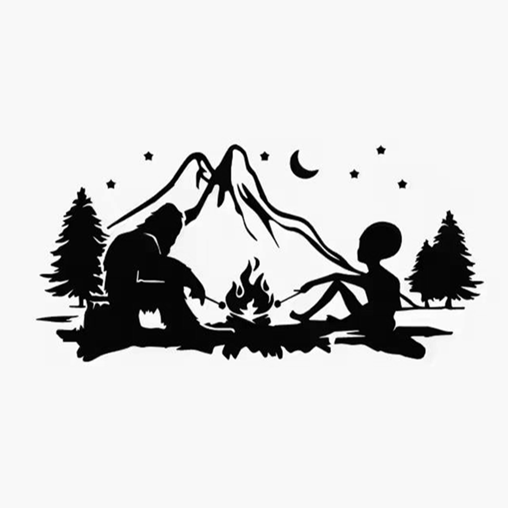 Outdoor Adventure Rv - Alien en Bigfoot kampvuur vinyl sticker,